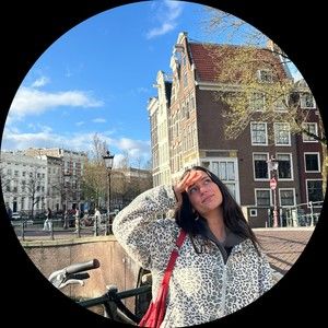 Meet your Posher, Julia